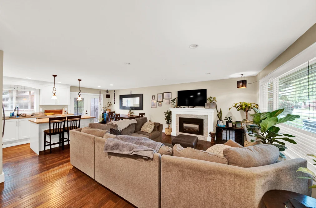 3895 201 STREET, Langley BC V3A 1P3, Langley BC — Residential for Sale - Photo 2