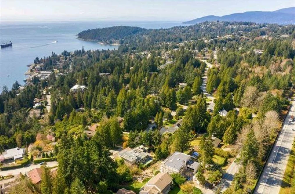 3895 SOUTHRIDGE AVENUE, West Vancouver BC V7V 3H9, West Vancouver BC — Residential for Sale - Photo 6