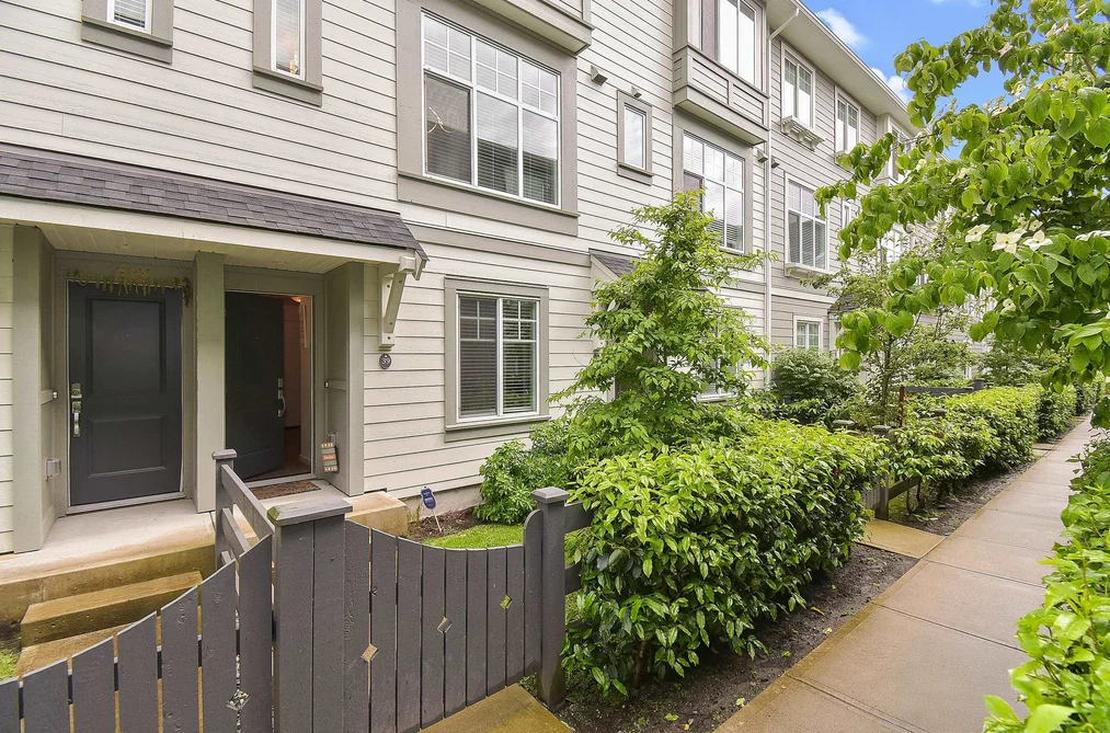 Townhouse for sale at 39 15850 85 Avenue Surrey British Columbia - MLS: R3102018