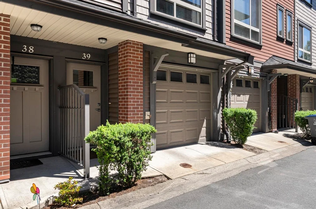 Townhouse for sale at 39 16127 87 Avenue Surrey British Columbia - MLS: R3137670