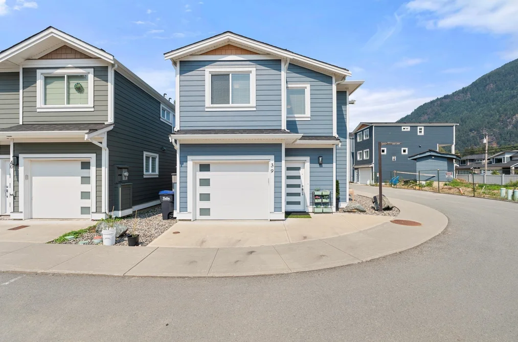 House for sale at 39 750 Hot Springs Road Harrison Hot Springs British Columbia - MLS: R3126008