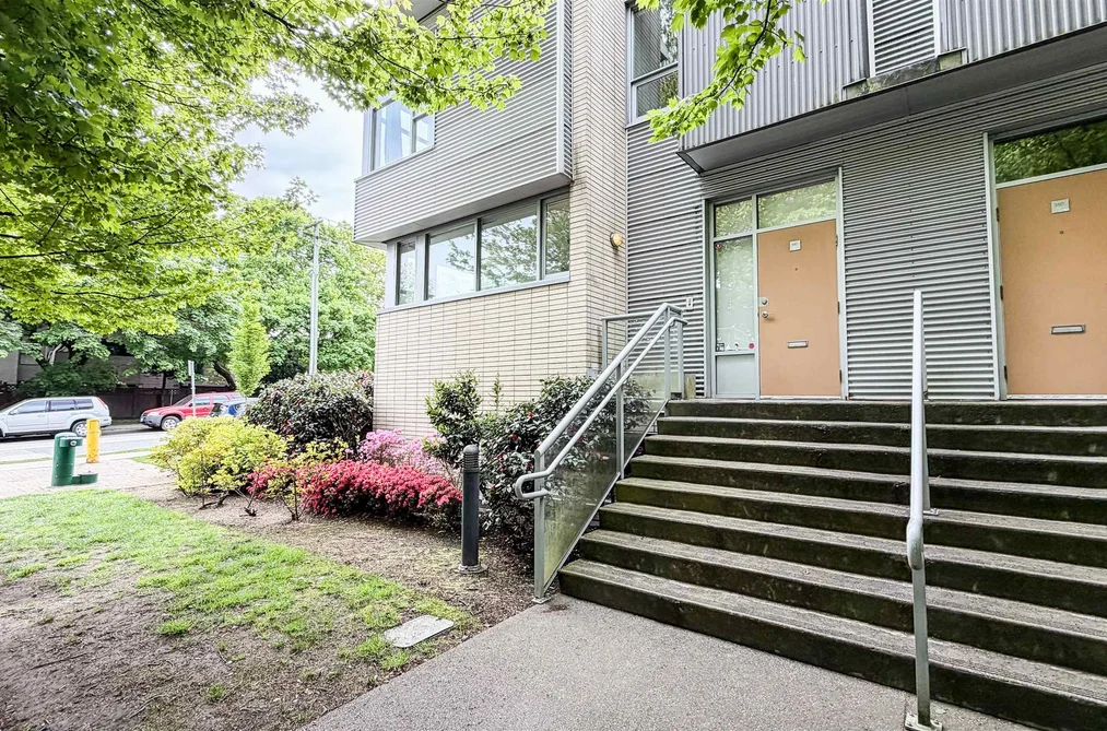 Townhouse for sale at 390 E 11th Avenue Vancouver British Columbia - MLS: R3120913