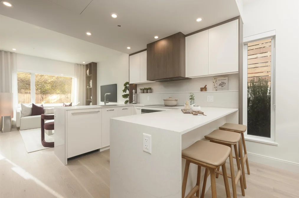 390 W 45TH AVENUE, Vancouver BC V5Y 0P6, Vancouver BC — Residential for Sale - Photo 2