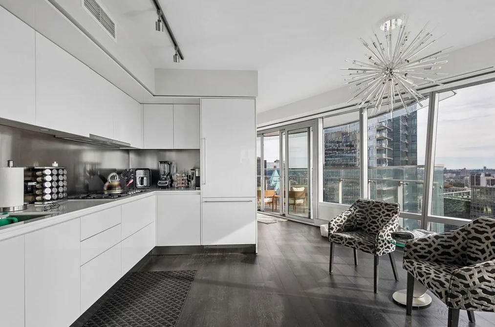 3902-1151 W Georgia Street, Vancouver, BC - Condo for Sale - Photo 10 of 36 3902-1151 W Georgia Street, Vancouver, BC - Condo for Sale - Photo 10 of 36