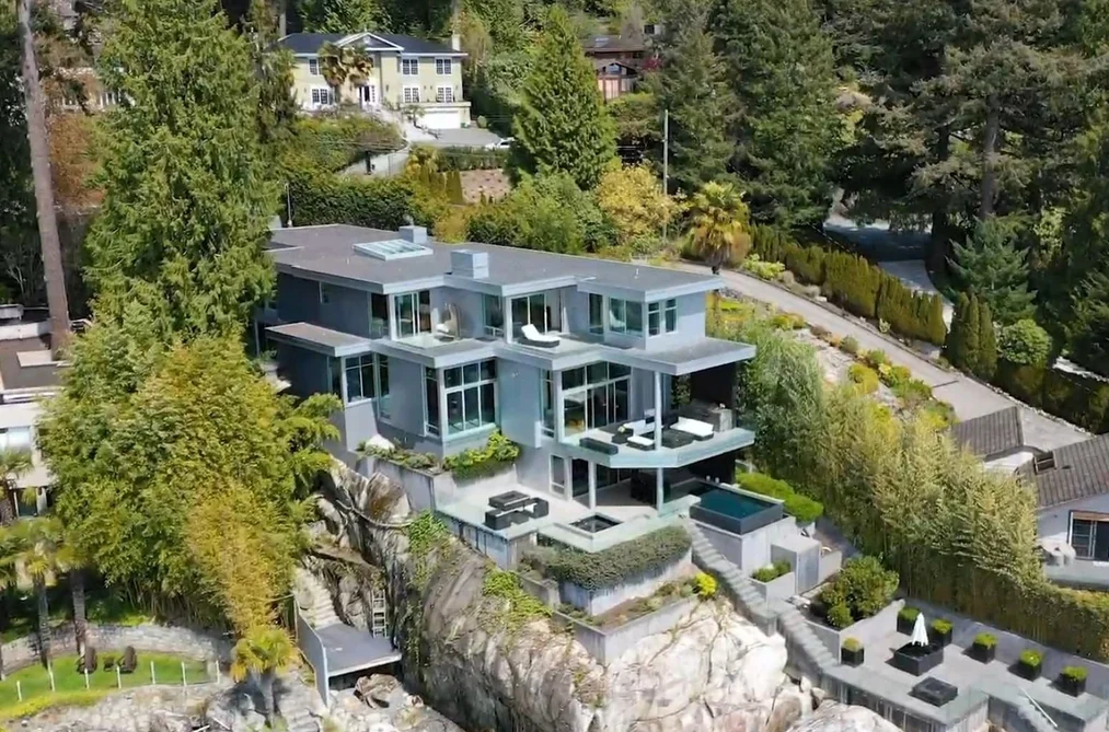 House for sale at 3906 Marine Drive West Vancouver British Columbia - MLS: R3106810