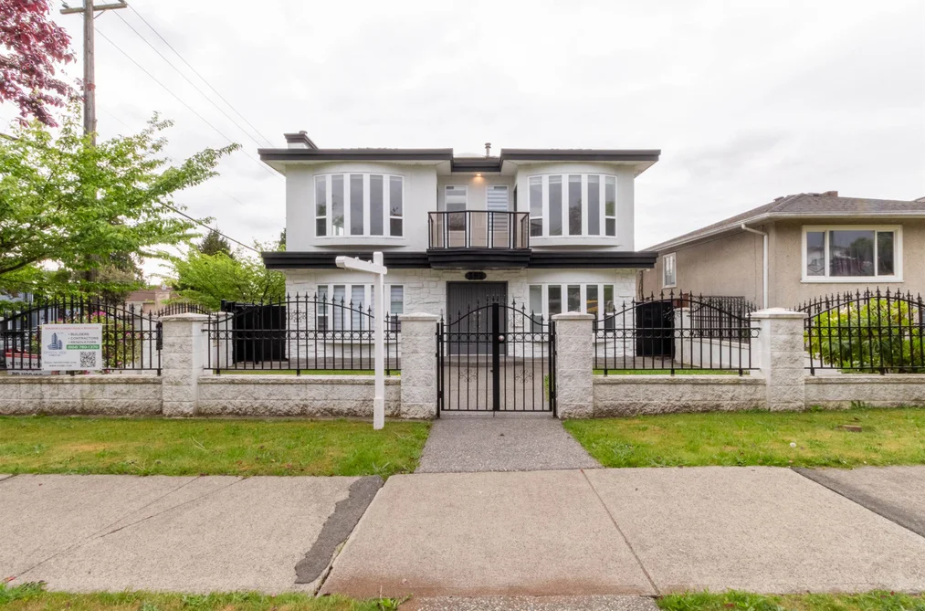 House for sale at 392 E 63rd Avenue Vancouver British Columbia - MLS: R3121289