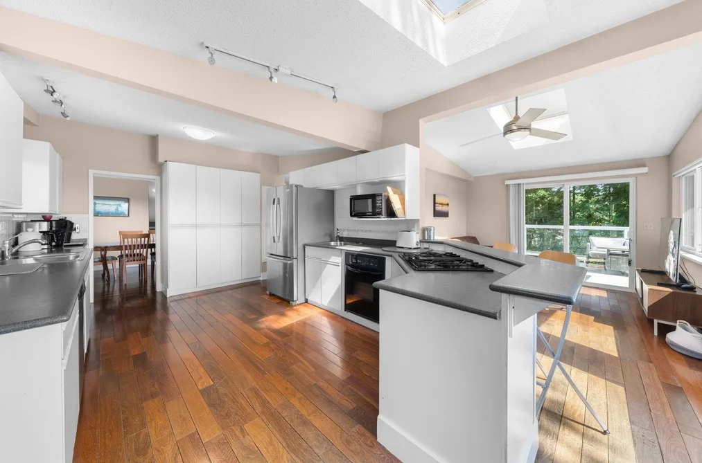 3920 DELBROOK AVENUE, North Vancouver BC V7N 3Z8, North Vancouver BC — Residential for Sale — Photo 6 of 34