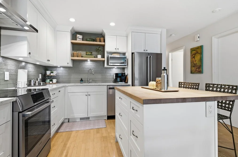 3920 INDIAN RIVER DRIVE, North Vancouver BC V7G 2G8, North Vancouver BC — Residential for Sale - Photo 4