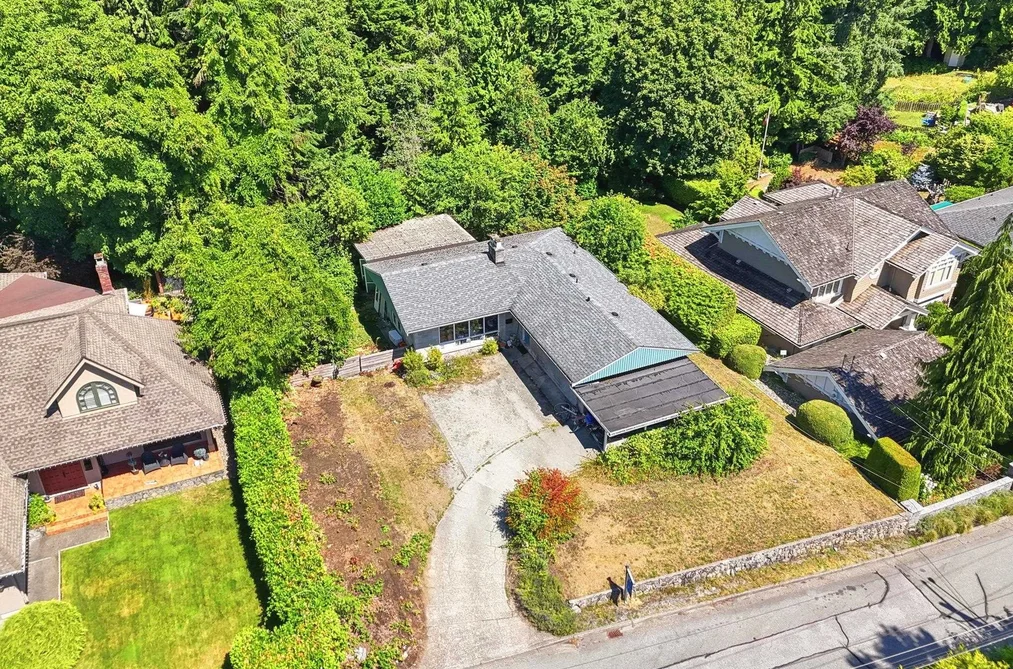 House for sale at 3922 Sunnycrest Drive North Vancouver British Columbia - MLS: R3152743