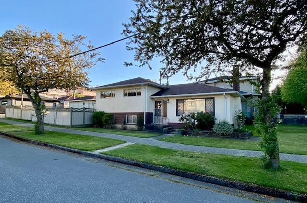 3925 PENTICTON STREET, Vancouver BC V5R 1X7, Vancouver BC — Residential for Sale - Photo 2