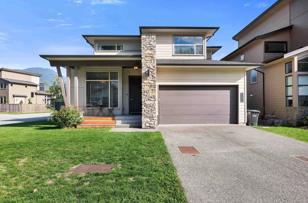 39262 FALCON CRESCENT, Squamish BC V8B 0V8, Squamish BC — Residential for Sale - Photo 2
