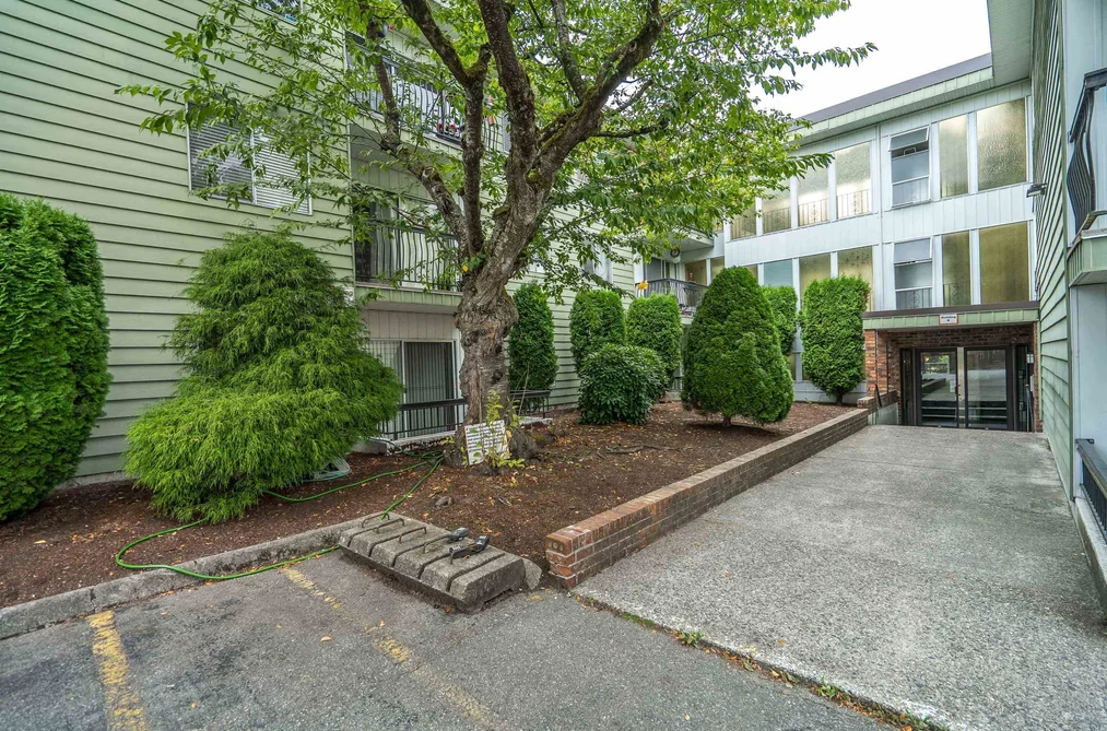 392C 8635 120 STREET, Delta BC V4C 6R5, Delta BC — Residential for Sale - Photo 2