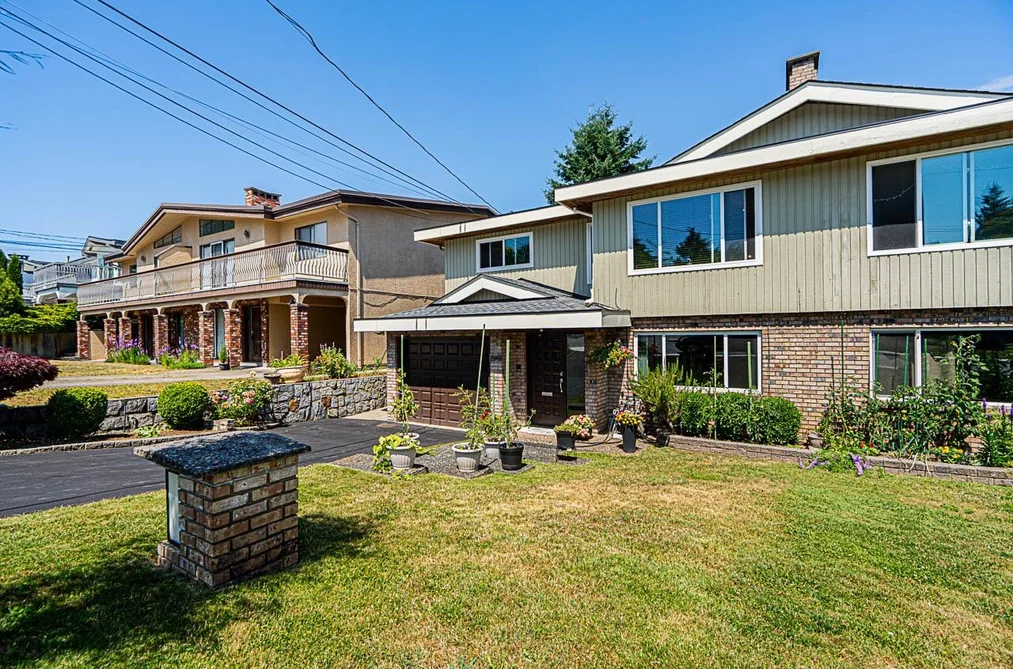 3949 GILPIN STREET, Burnaby BC V5G 2H2, Burnaby BC — Residential for Sale - Photo 2