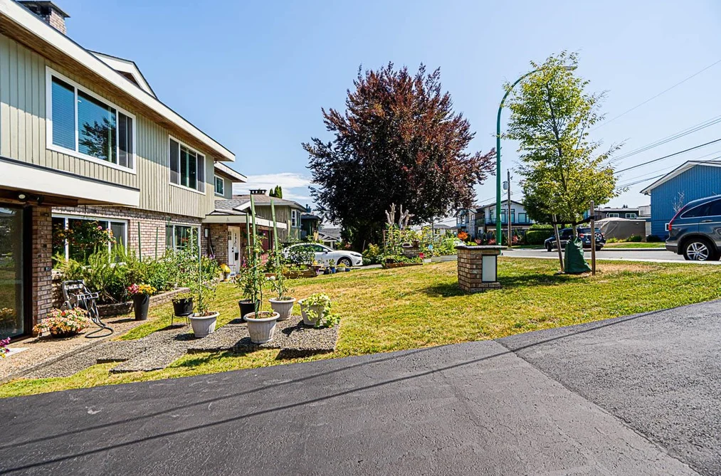 3949 GILPIN STREET, Burnaby BC V5G 2H2, Burnaby BC — Residential for Sale - Photo 3