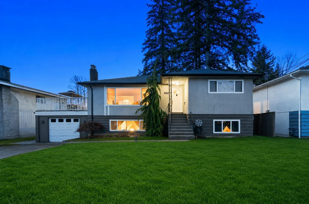 House for sale at 3949 Sefton Street Port Coquitlam British Columbia - MLS: R3155201