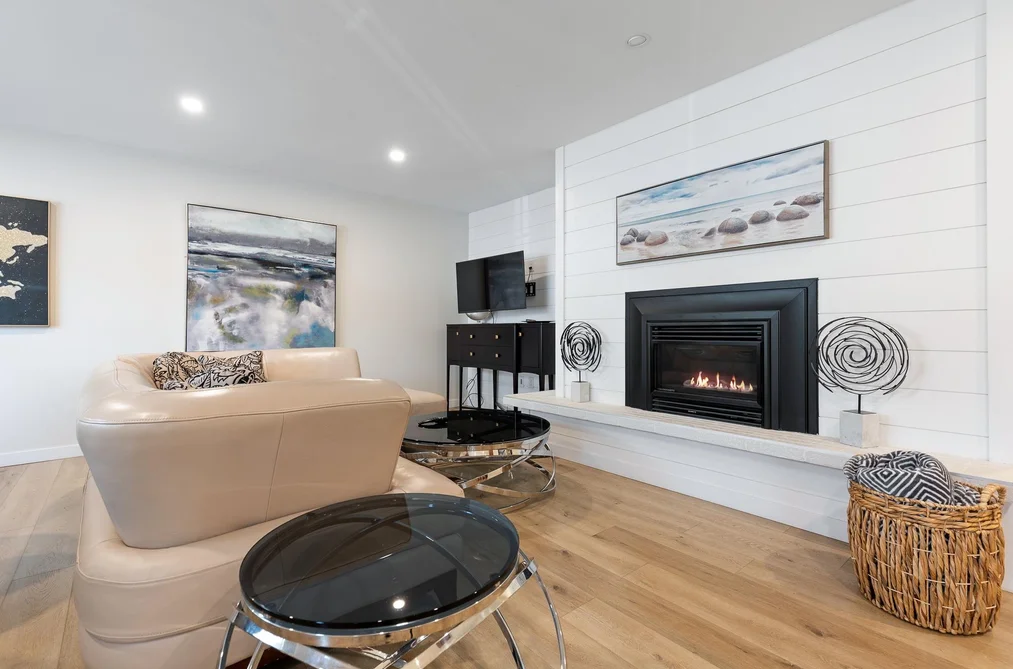 395 ALDER STREET, Cultus Lake BC V2R 4Z1, Cultus Lake BC — Residential for Sale - Photo 2