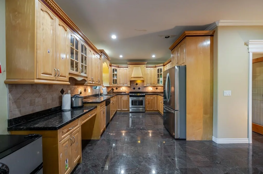 3950 Brighton Place, Abbotsford, BC - House for Sale - Photo 13 of 40 3950 Brighton Place, Abbotsford, BC - House for Sale - Photo 13 of 40