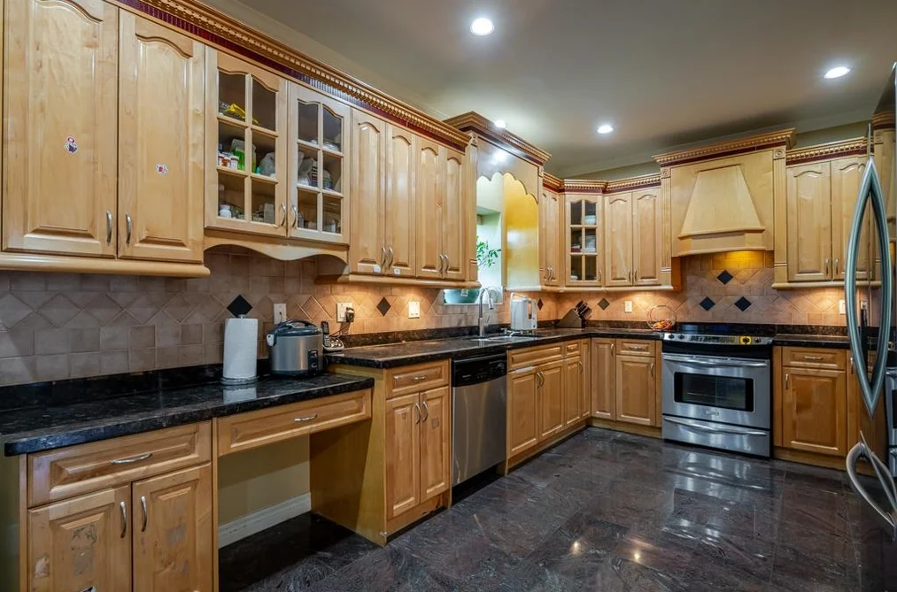 3950 Brighton Place, Abbotsford, BC - House for Sale - Photo 14 of 40 3950 Brighton Place, Abbotsford, BC - House for Sale - Photo 14 of 40