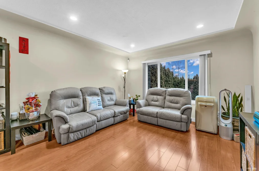 3951 SLOCAN STREET, Vancouver BC V5R 1Y7, Vancouver BC — Residential for Sale - Photo 3