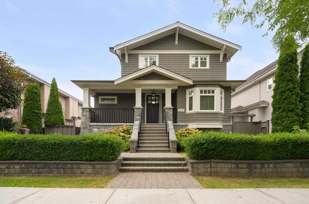 House for sale at 3955 Dundas Street Burnaby British Columbia - MLS: R3162298