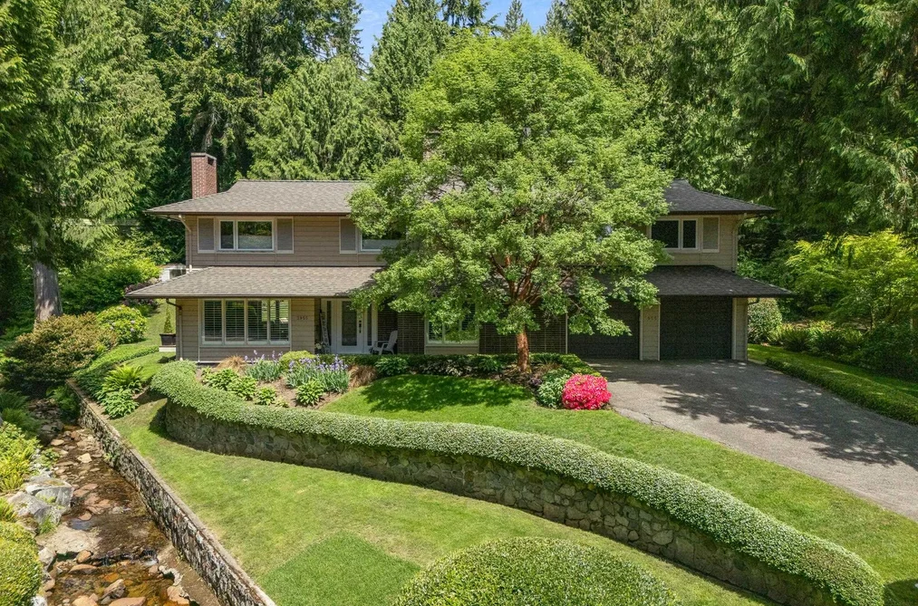 House for sale at 3955 Viewridge Place West Vancouver British Columbia - MLS: R3118806