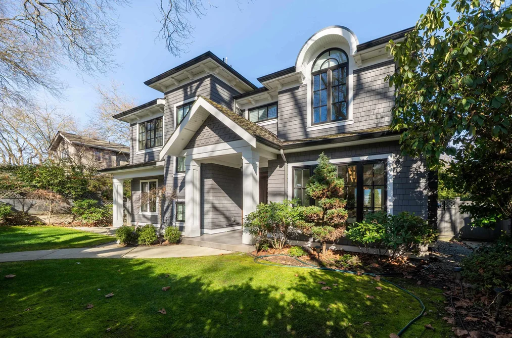 House for sale at 3955 W Broadway Vancouver British Columbia - MLS: R3121066