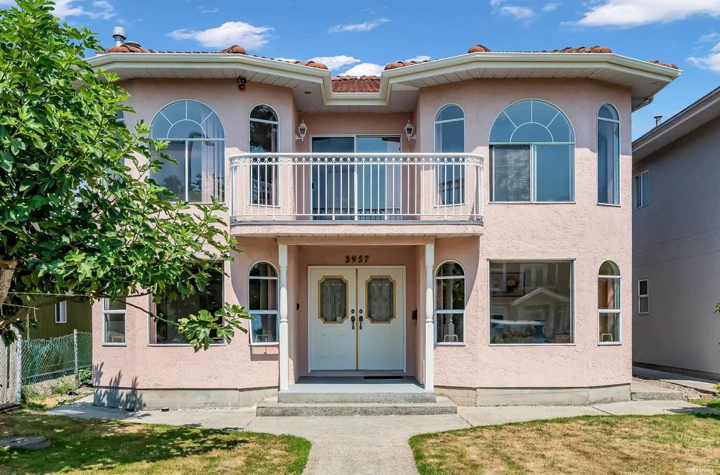 House for sale at 3957 Spruce Street Burnaby British Columbia - MLS: R3147938