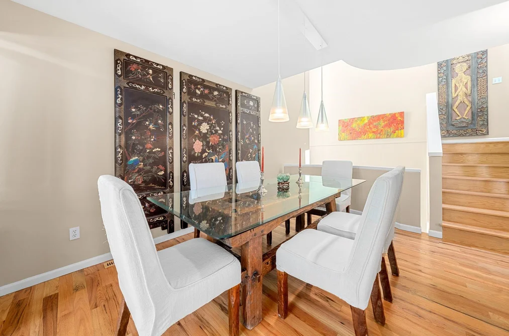 3961 St. Albans Avenue, North Vancouver, BC - House for Sale - Photo 11 of 40 3961 St. Albans Avenue, North Vancouver, BC - House for Sale - Photo 11 of 40