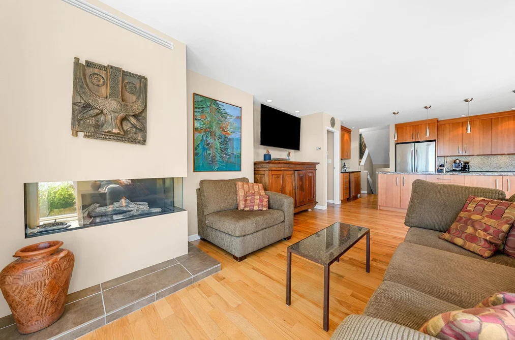 3961 St. Albans Avenue, North Vancouver, BC - House for Sale - Photo 16 of 40 3961 St. Albans Avenue, North Vancouver, BC - House for Sale - Photo 16 of 40