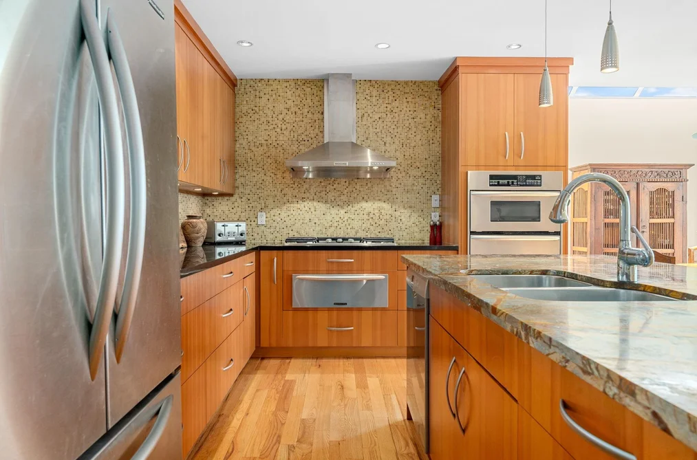 3961 St. Albans Avenue, North Vancouver, BC - House for Sale - Photo 18 of 40 3961 St. Albans Avenue, North Vancouver, BC - House for Sale - Photo 18 of 40