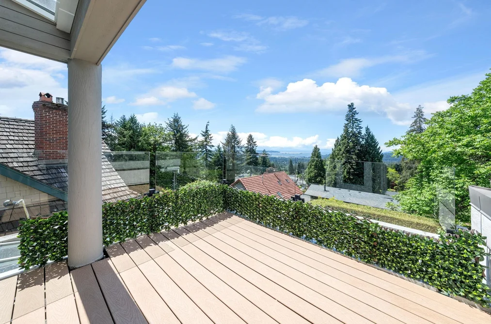 3961 St. Albans Avenue, North Vancouver, BC - House for Sale - Photo 22 of 40 3961 St. Albans Avenue, North Vancouver, BC - House for Sale - Photo 22 of 40