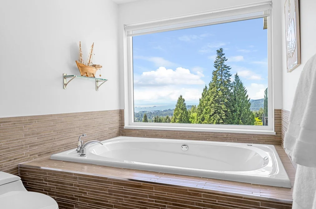3961 St. Albans Avenue, North Vancouver, BC - House for Sale - Photo 25 of 40 3961 St. Albans Avenue, North Vancouver, BC - House for Sale - Photo 25 of 40