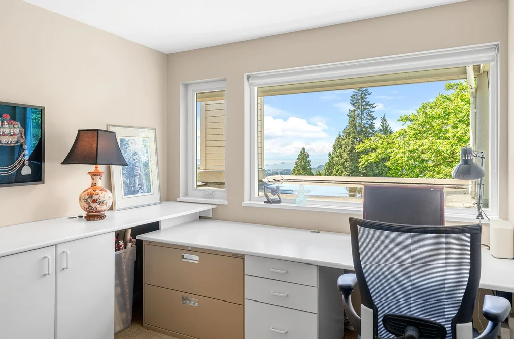 3961 St. Albans Avenue, North Vancouver, BC - House for Sale - Photo 27 of 40 3961 St. Albans Avenue, North Vancouver, BC - House for Sale - Photo 27 of 40