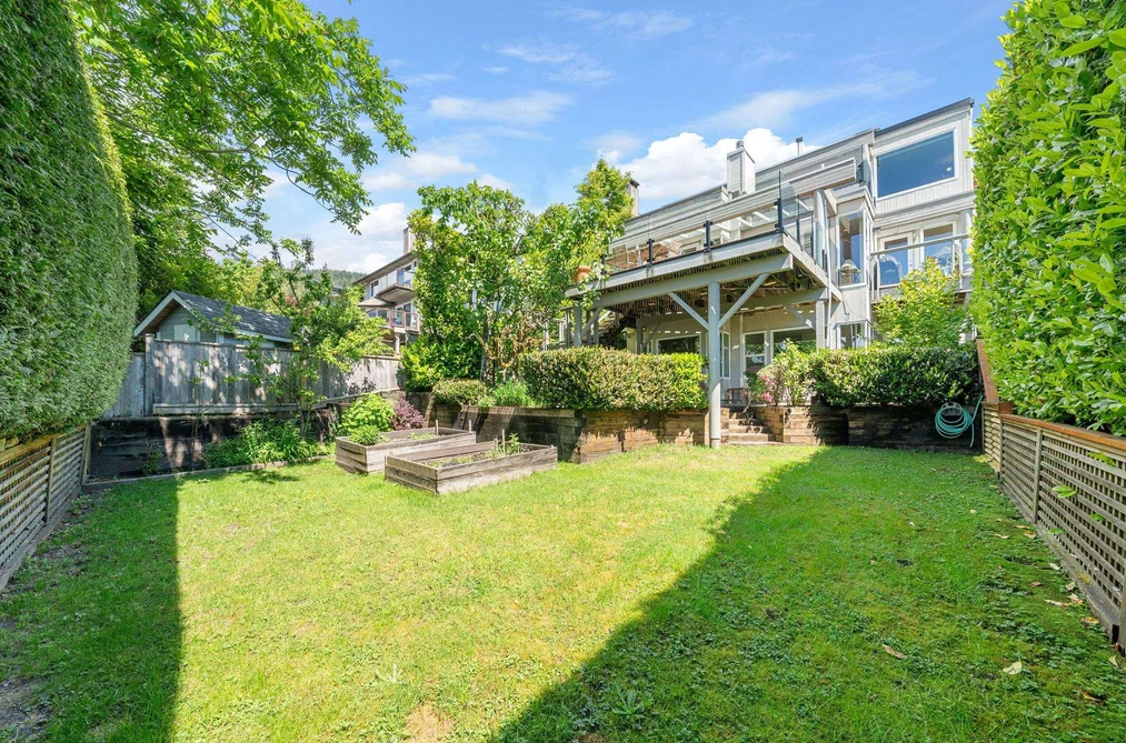 3961 St. Albans Avenue, North Vancouver, BC - House for Sale - Photo 35 of 40 3961 St. Albans Avenue, North Vancouver, BC - House for Sale - Photo 35 of 40