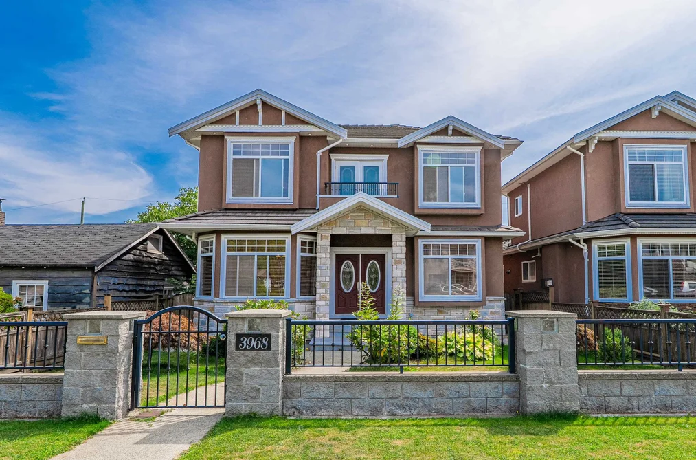 House for sale at 3968 Spruce Street Burnaby British Columbia - MLS: R3089393
