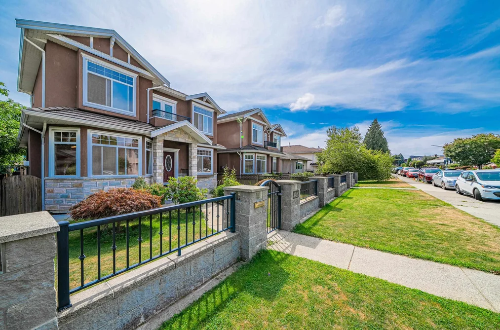 3968 SPRUCE STREET, Burnaby BC V5G 1Y1, Burnaby BC — Residential for Sale - Photo 2