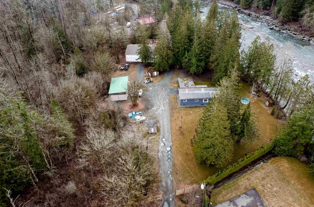 3975 BOURNE ROAD, Sardis - Chwk River Valley BC V4Z 1C2, Sardis - Chwk River Valley BC — Residential for Sale — Photo 5 of 34