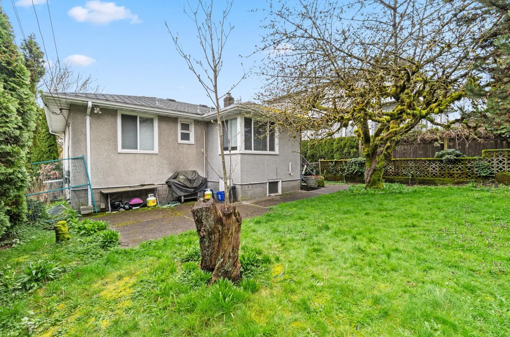 3977 FOREST STREET, Burnaby BC V5G 1W7, Burnaby BC — Residential for Sale - Photo 2