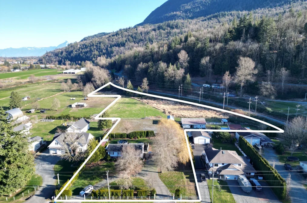 3996 ECKERT STREET, Yarrow BC V2R 5J6, Yarrow BC — Residential for Sale - Photo 2