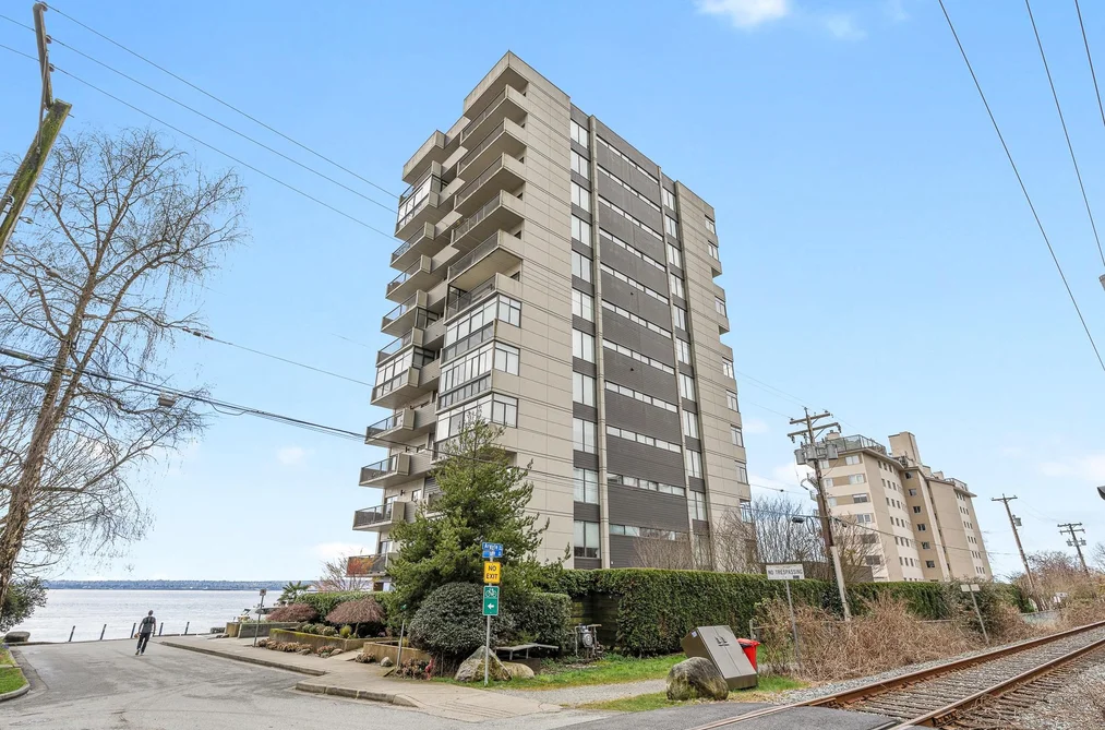 3W 111 18TH STREET, West Vancouver BC V7V 3V3, West Vancouver BC — Residential for Sale - Photo 2