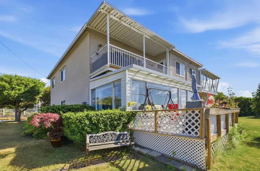 Condo for sale at 1 1040 Parker Street White Rock British Columbia - MLS: R3137399
