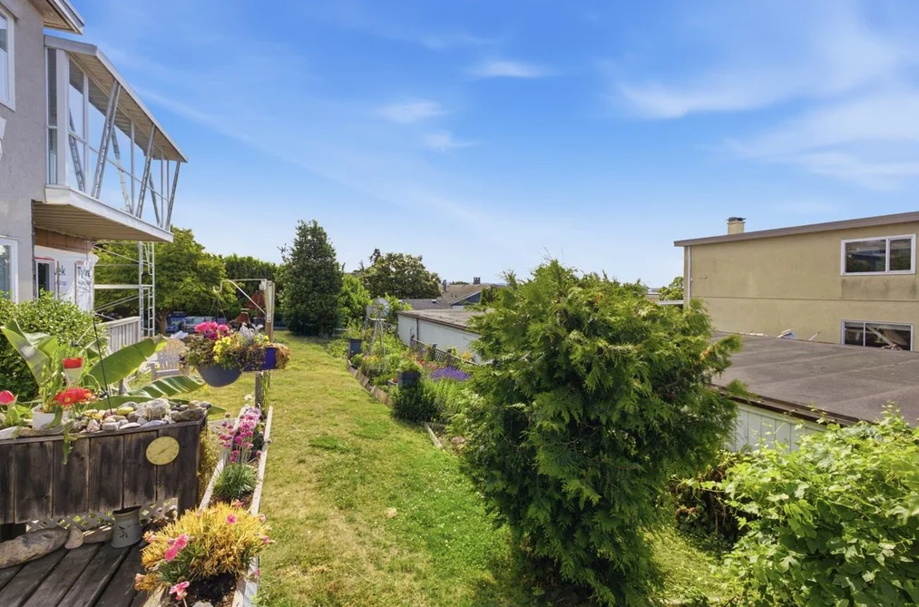 1 1040 PARKER STREET, White Rock BC V4B 4R7, White Rock BC — Residential for Sale — Photo 22 of 37