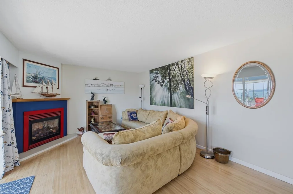 1 1040 PARKER STREET, White Rock BC V4B 4R7, White Rock BC — Residential for Sale — Photo 7 of 37