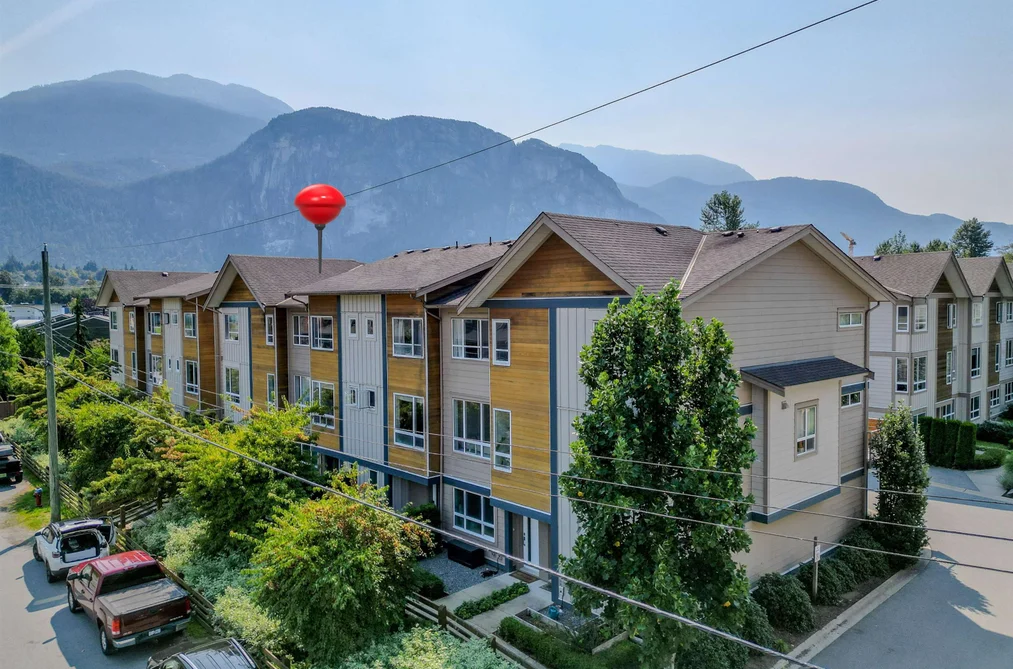 Townhouse for sale at 4 1188 Wilson Crescent Squamish British Columbia - MLS: R3159653