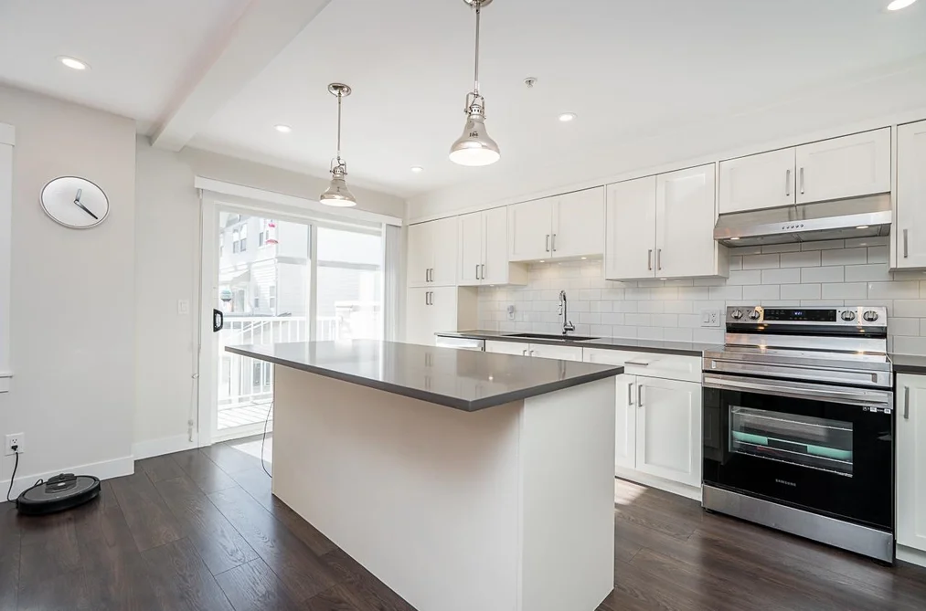 4-1260 Riverside Drive, Port Coquitlam, BC - Townhouse for Sale - Photo 11 of 36 4-1260 Riverside Drive, Port Coquitlam, BC - Townhouse for Sale - Photo 11 of 36