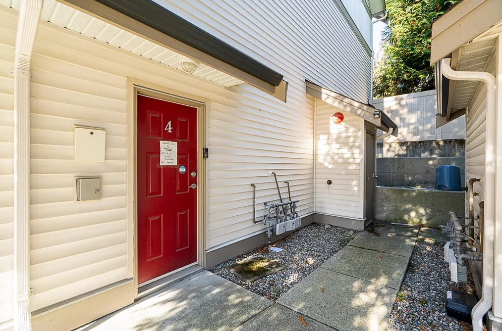 4-1260 Riverside Drive, Port Coquitlam, BC - Townhouse for Sale - Photo 27 of 36 4-1260 Riverside Drive, Port Coquitlam, BC - Townhouse for Sale - Photo 27 of 36