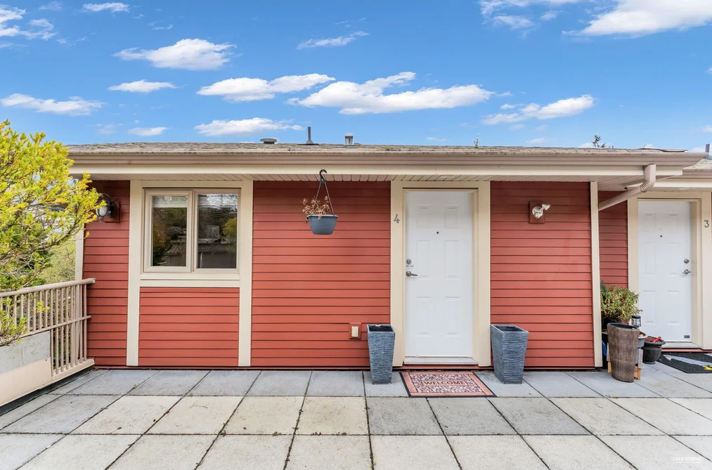 Townhouse for sale at 4 14921 Thrift Avenue White Rock British Columbia - MLS: R3108068
