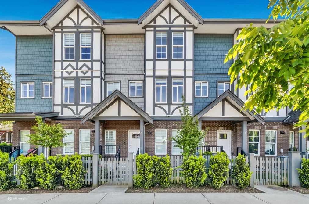 Townhouse for sale at 4 17528 60 Avenue Surrey British Columbia - MLS: R3109934