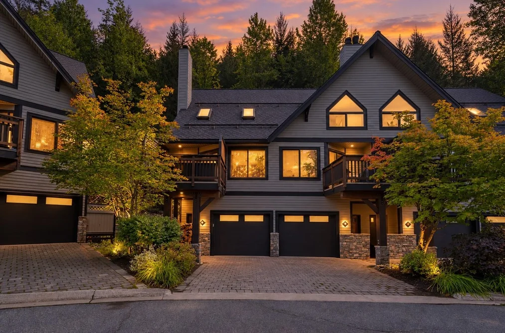 Townhouse for sale at 4 2014 London Lane Whistler British Columbia - MLS: R3165419
