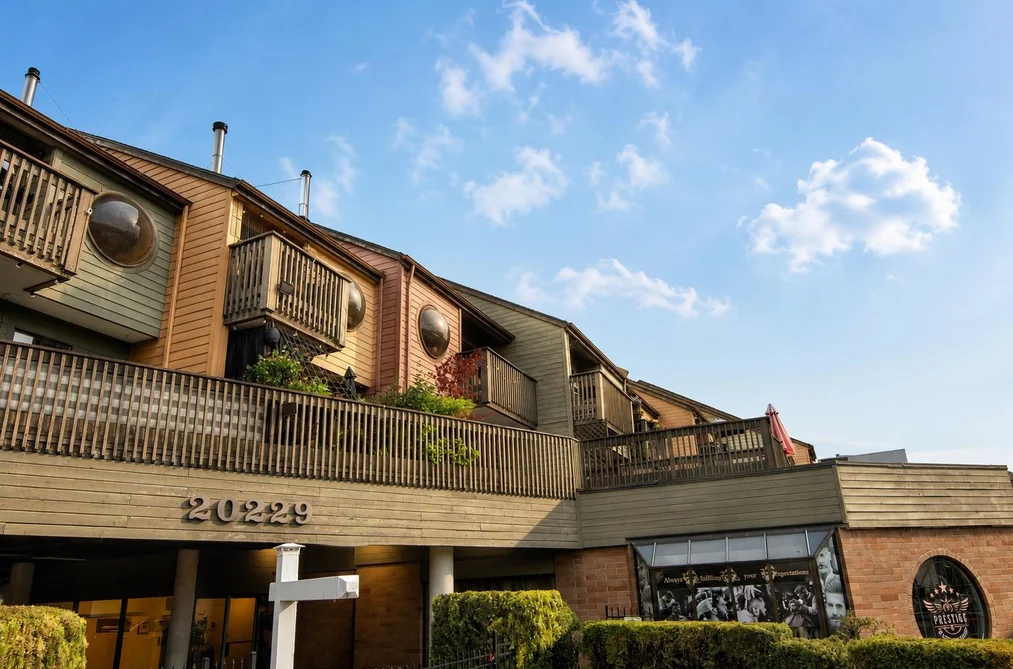 4 20229 FRASER HIGHWAY, Langley BC V3A 4E7, Langley BC — Residential for Sale - Photo 2